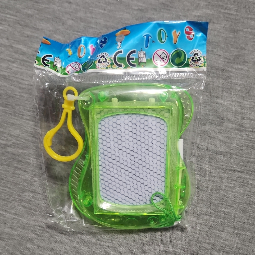 🔴 Kids Mini Etch A Sketch Magnetic Drawing Board Keychain Backpack Bag Charm